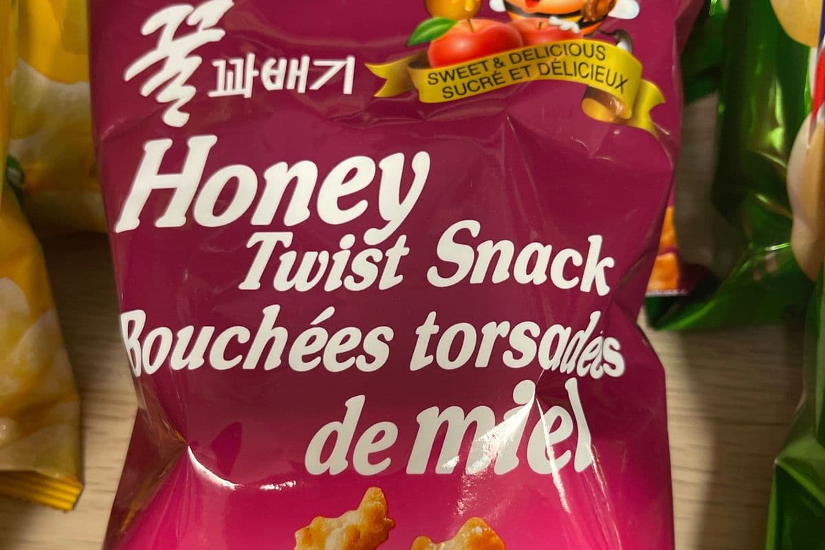 NONGSHIM Honey Flavoured Twist Snack