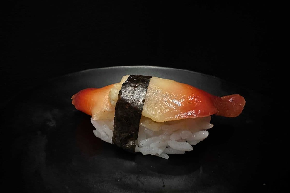 Hokkigai Nigiri (Surf Clam)