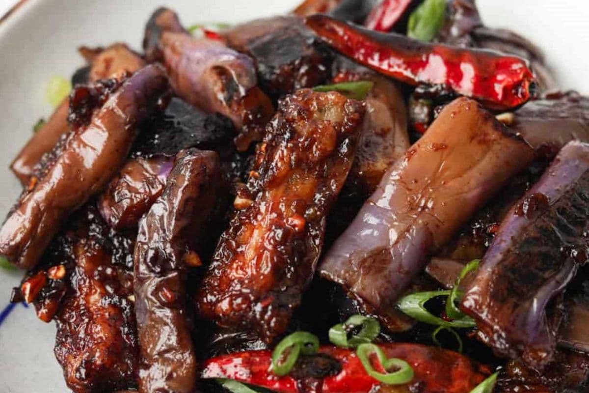 Stir-Fried Spicy Chinese Eggplant (Spicy)