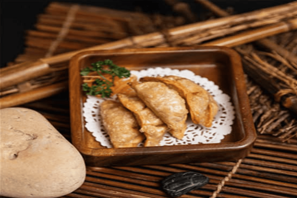 228. Deep-Fried Dumplings (6 pcs)