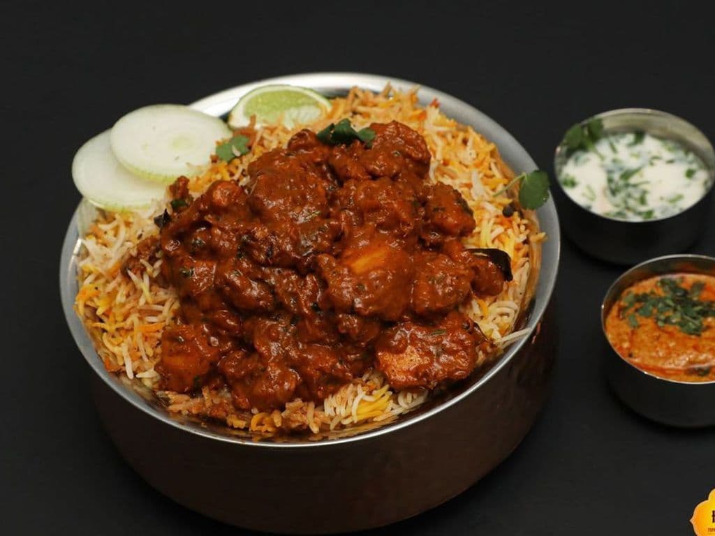 Chicken 65 Biryani Tray / Poulet 65 Biryani Plateau