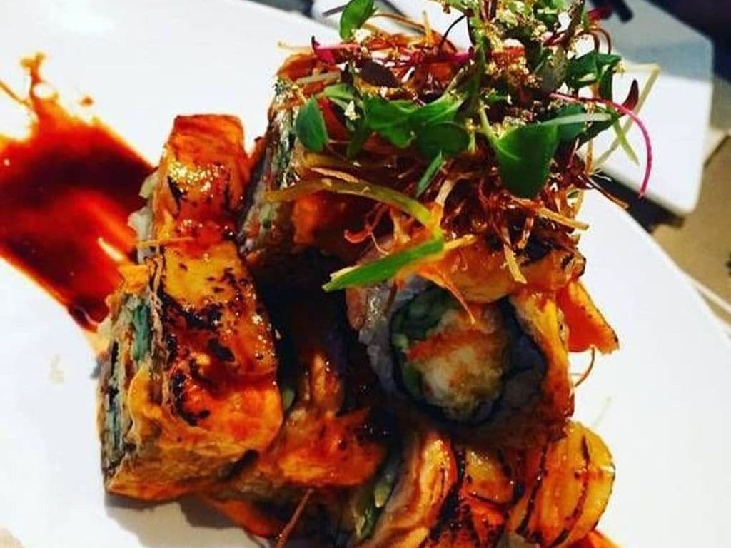 Enter the dragon roll (5 pieces) 