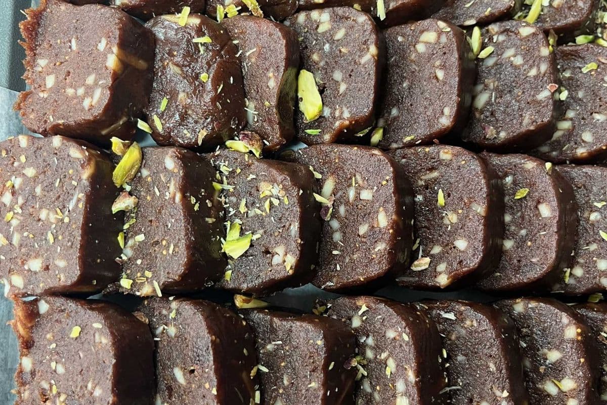 Anjeer Dates Roll (1lb)