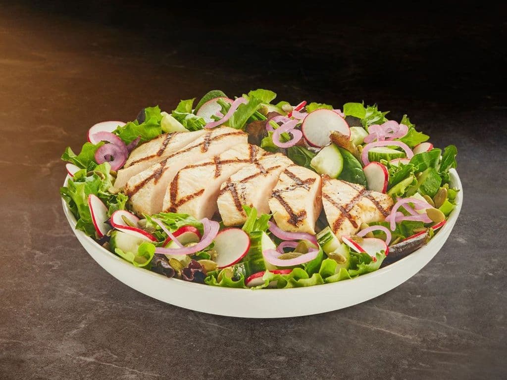 Salade maison avec poulet au choix / House Salad with your choice of chicken