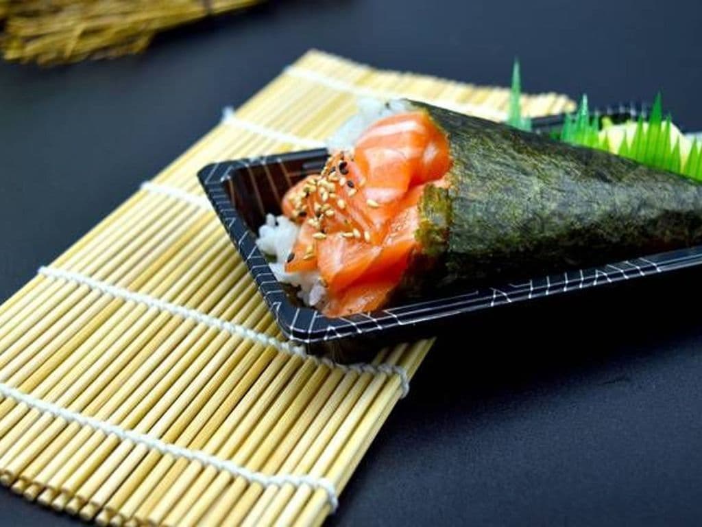 A19. Salmon Handroll