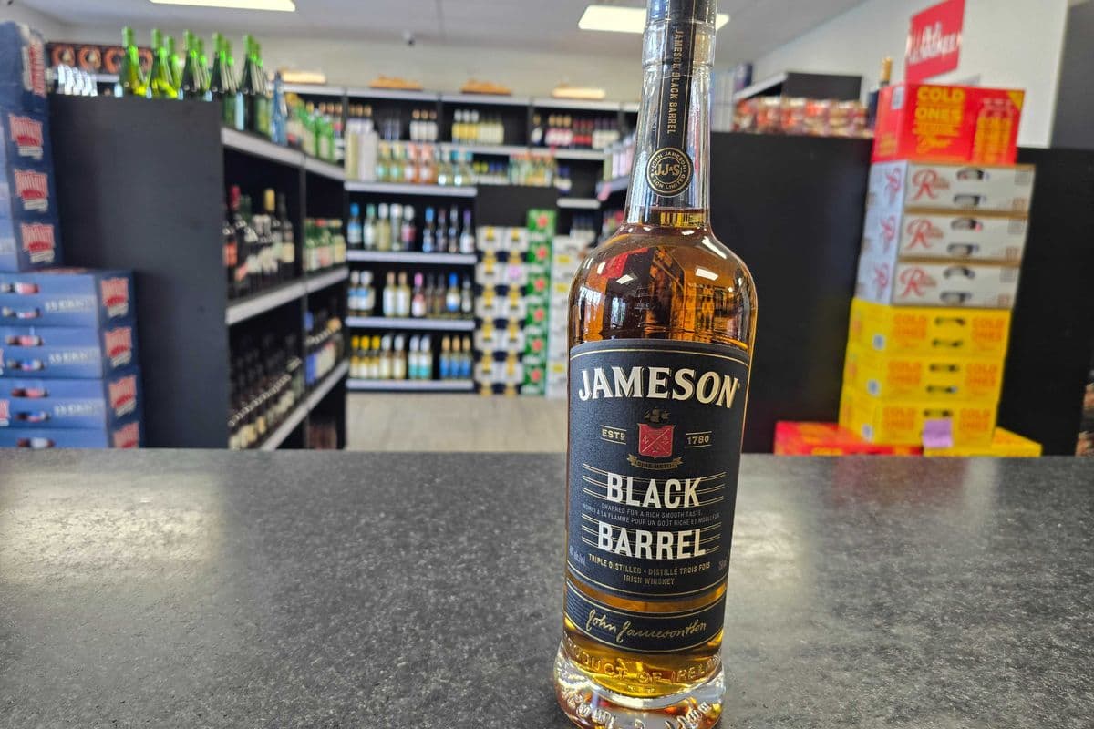 Jameson Black Barrel (1 x 750ml Bottle)