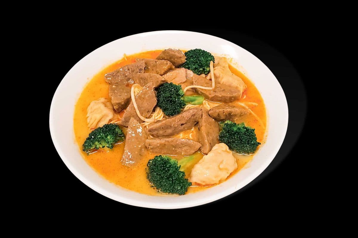 B5. Curry Beef Ball and Wonton Vegetable Noodle Soup