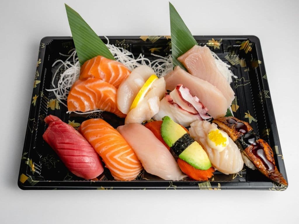 Monsoon Assorted Sushi & Sashimi (14pcs)