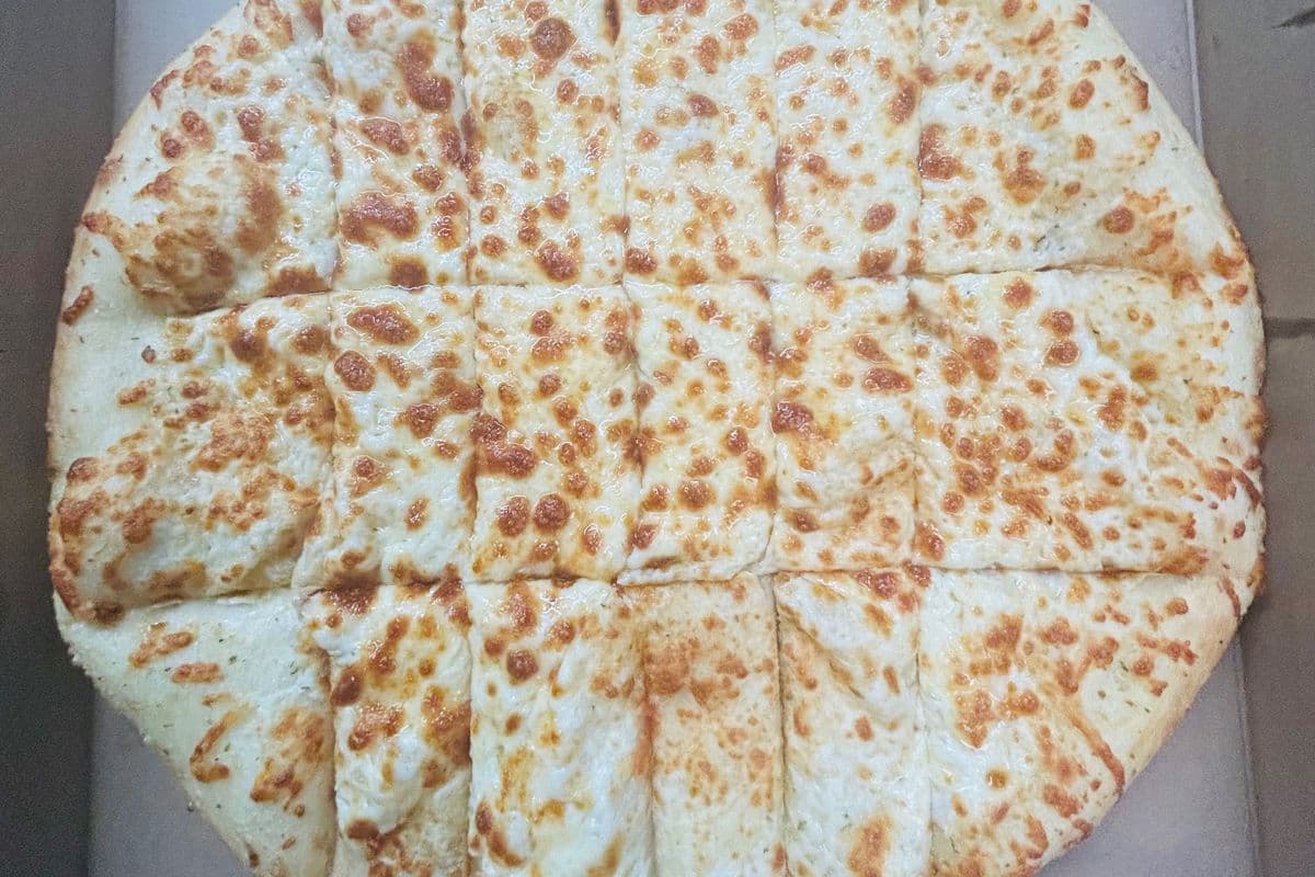 13" Medium Garlic Fingers Pizza