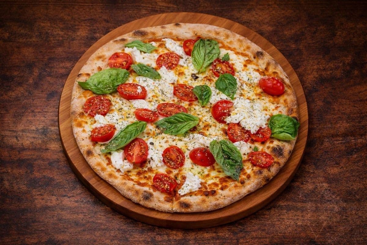 BURRATA CAPRESE Pizza