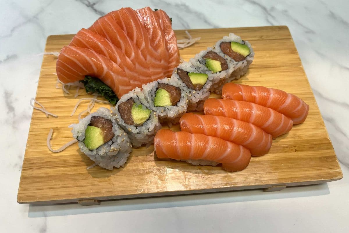 S14 Salmon Lover (16 pieces)