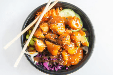 Bol poké au poulet du Général Tao