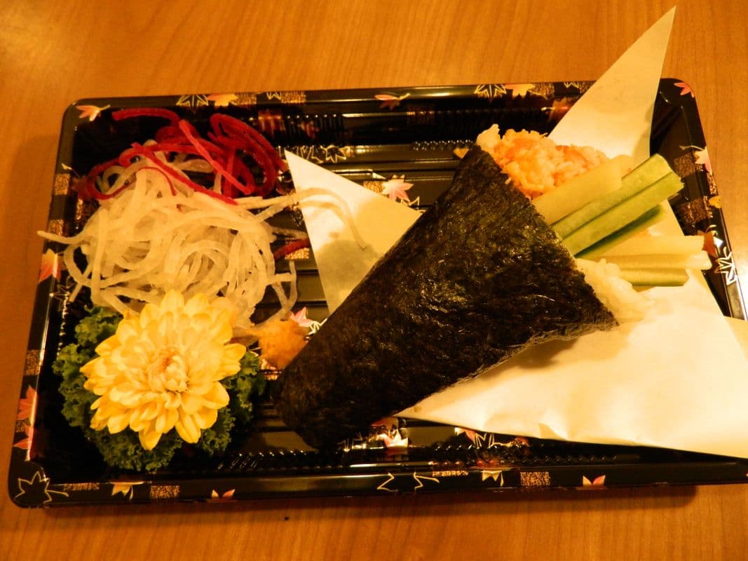 🌶️ Spicy Salmon Hand Roll