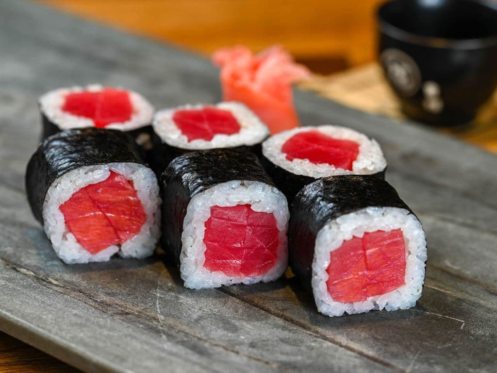 H32 Red Tuna Roll (8pcs)