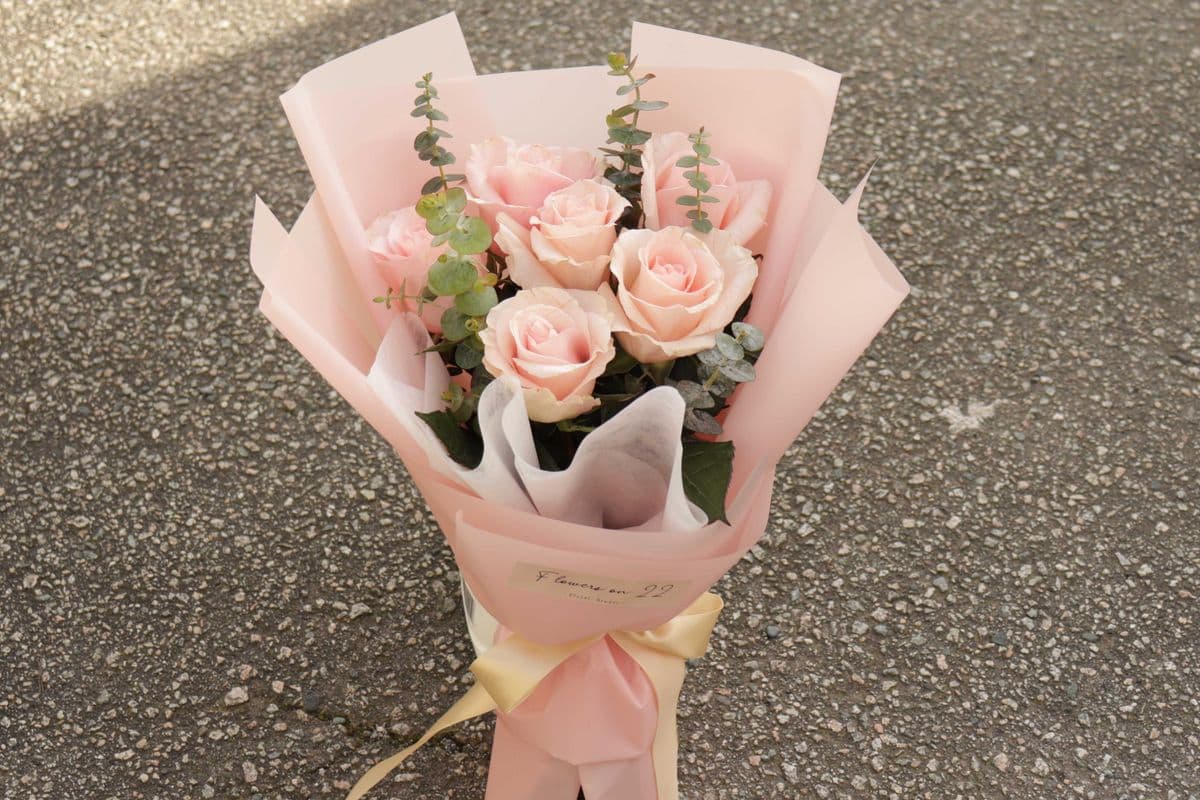 R19B. Love is Sweet (6 pink roses + greenery)