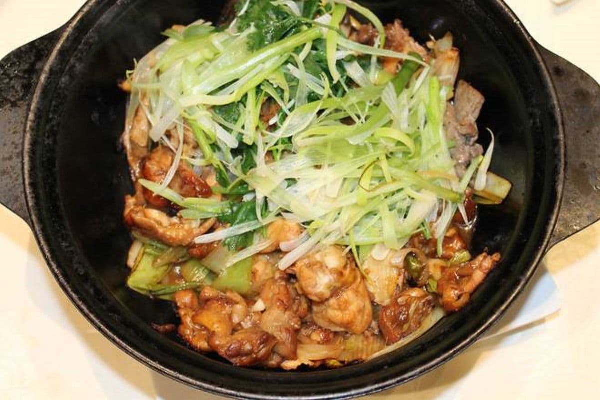 啫啫走地鸡煲 Free Range Chicken in Hot Pot