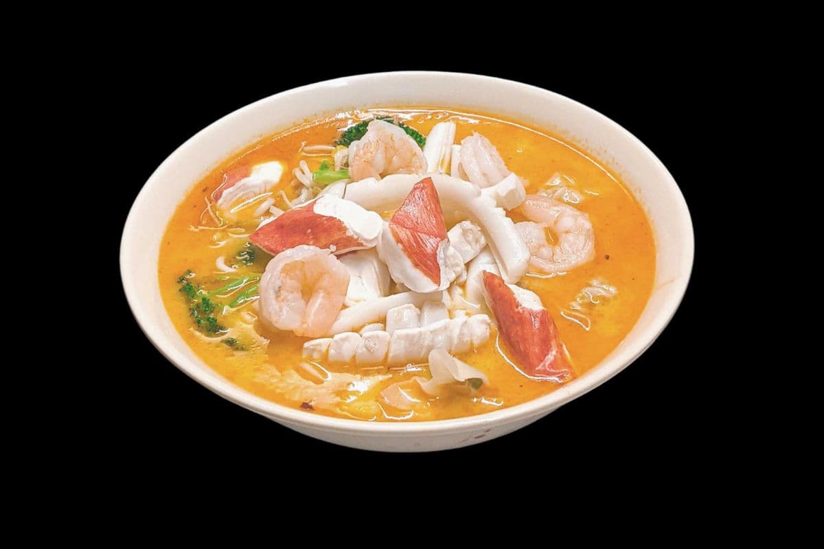 B14. Curry Seafood Wonton Vegetable Noodle Soup
