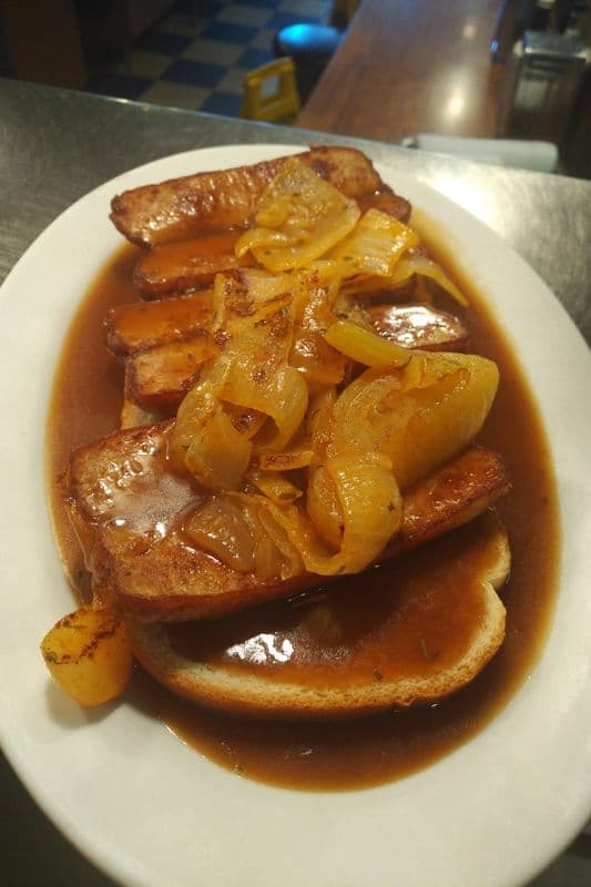 Hot Farmers Sausage (4 pcs) Sandwich in Gravy