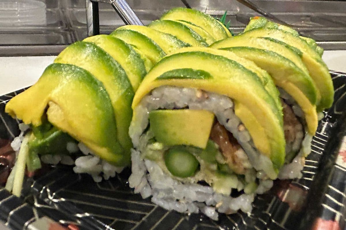 Veggie dragon Roll (8 Pieces)