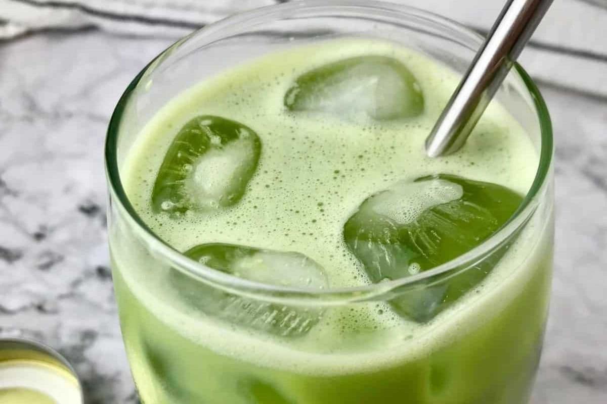 Iced Matcha Milk Green Tea 冰抹茶奶绿 (20oz)