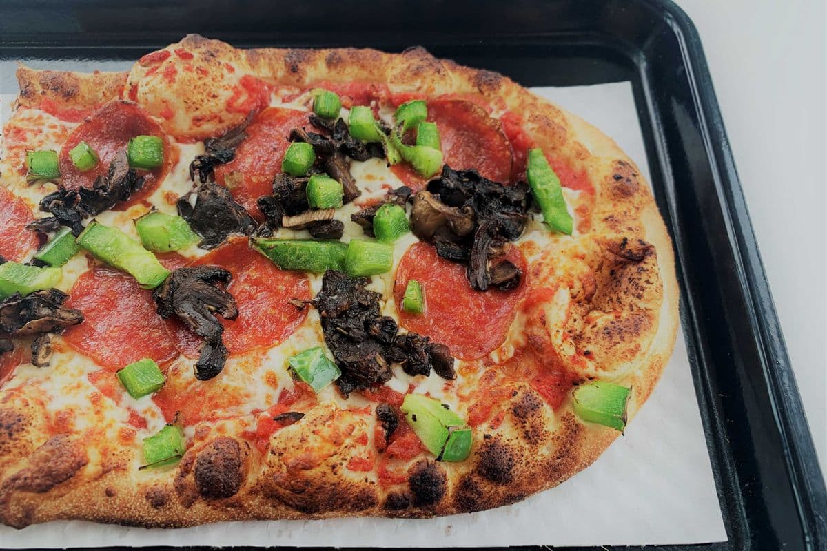Classic Deluxe Signature Pizza