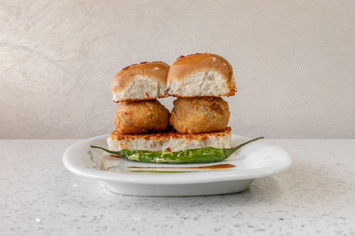 Bombay Vada Pav (2 pcs)