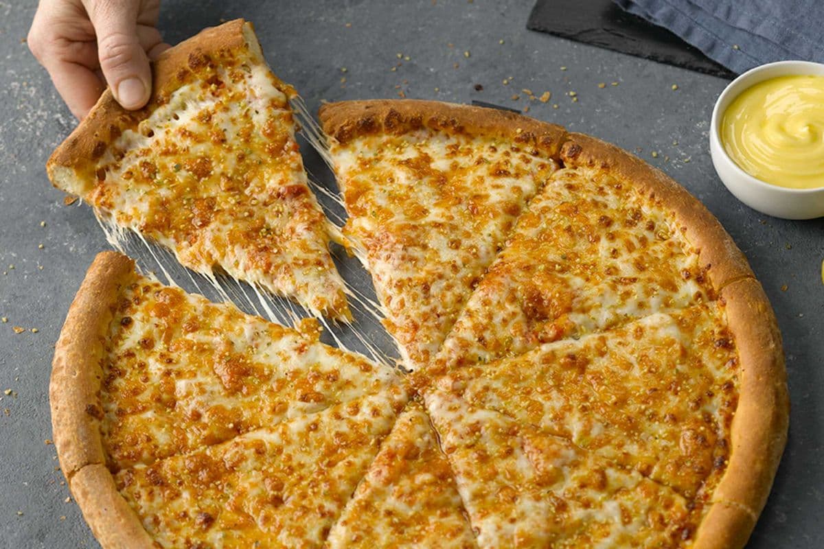 Large Tuscan Six-Cheese Pizza (Vegetarian)