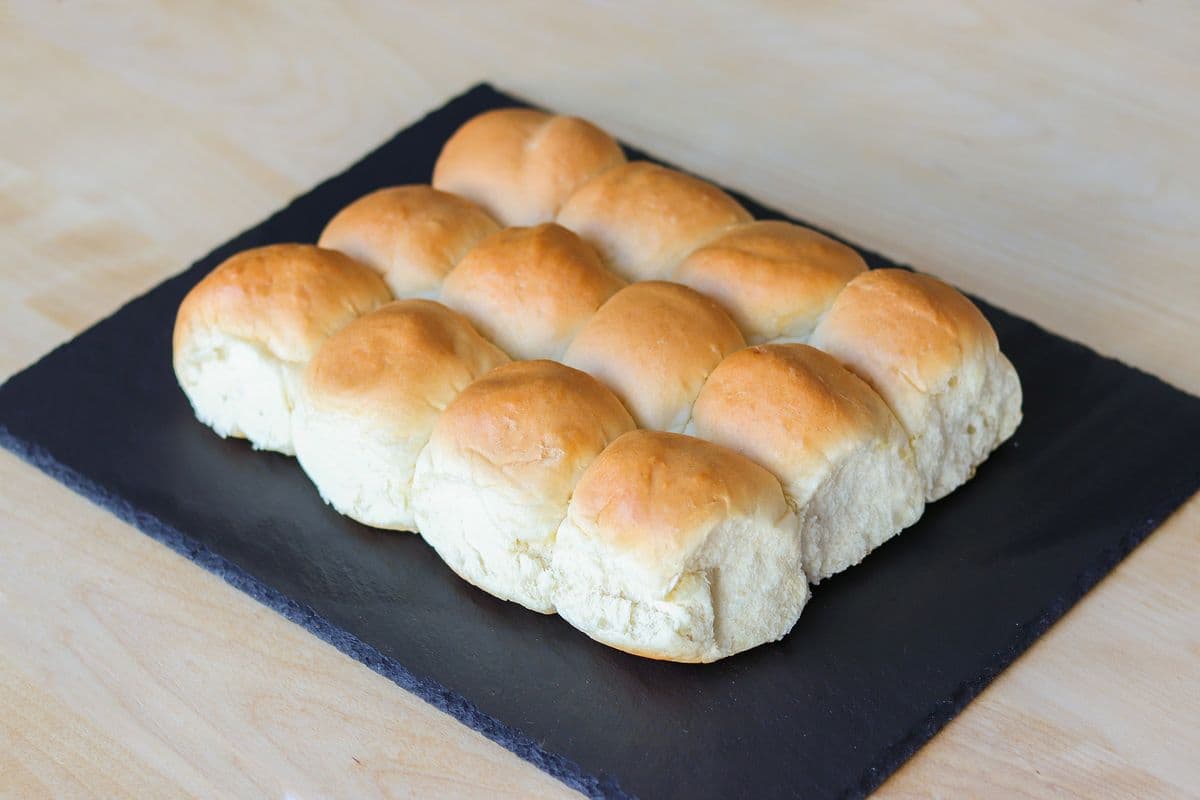 White Tray Buns (12 pcs)