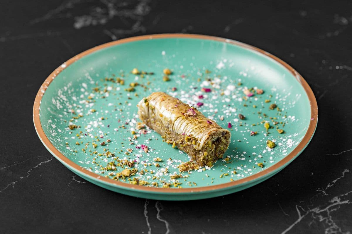 Pistachio baklava finger