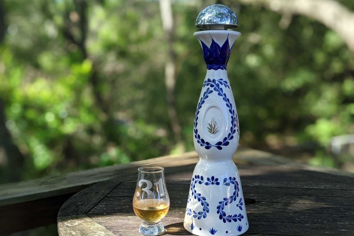 TEQUILA CLASE AZUL REPOSADO-CERAMIC BOTTLE (750ML) (1 x 750ML)