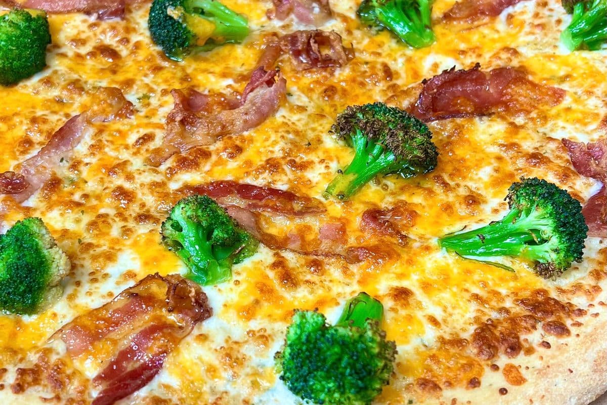 14" Large Broccoli Cheddar Pizza