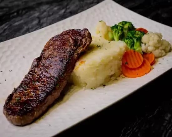 Grilled AAA Striploin (8 oz)