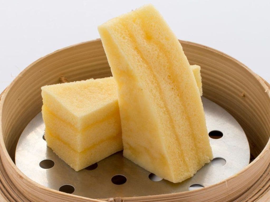 D18. Steamed Sponge Cake (4 Pcs)