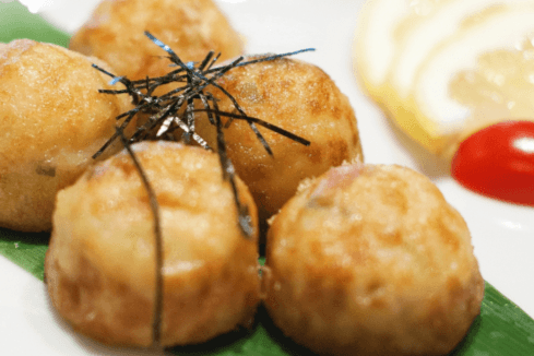 12. Takoyaki (6 pcs)