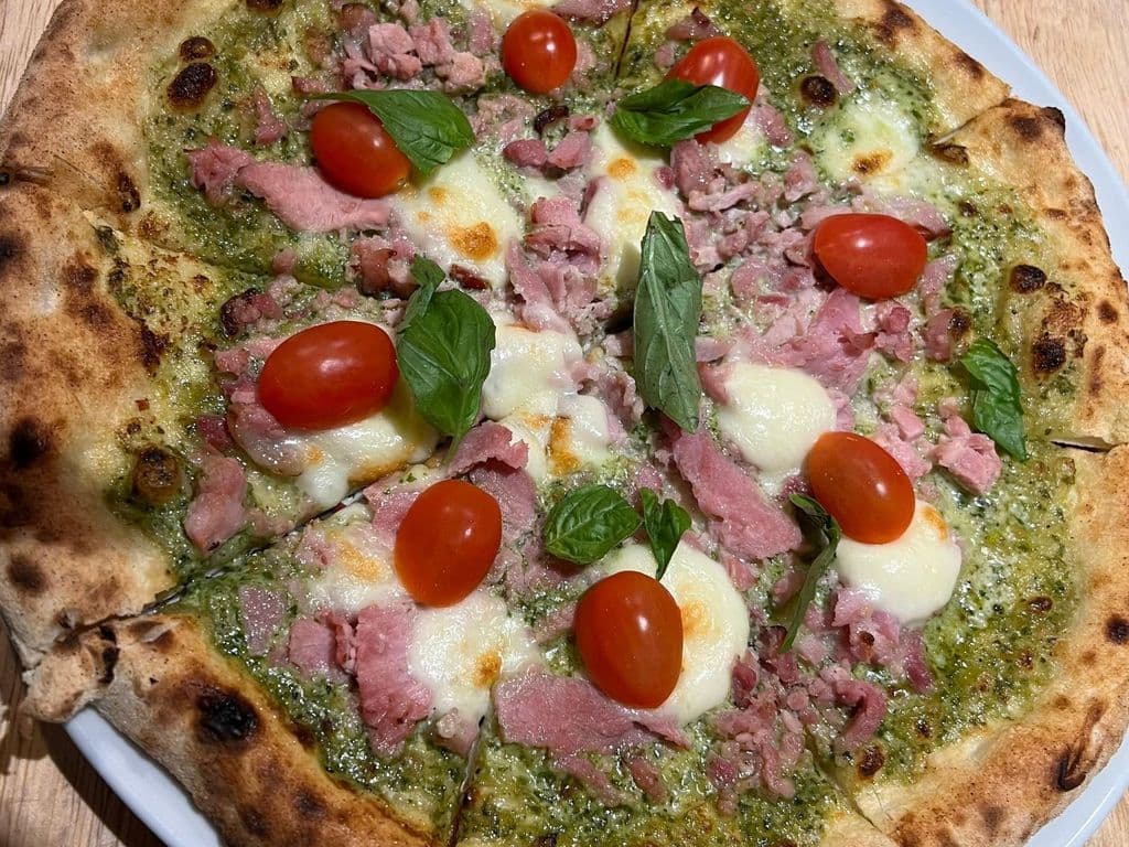 10. PESTO BIANCA PIZZA