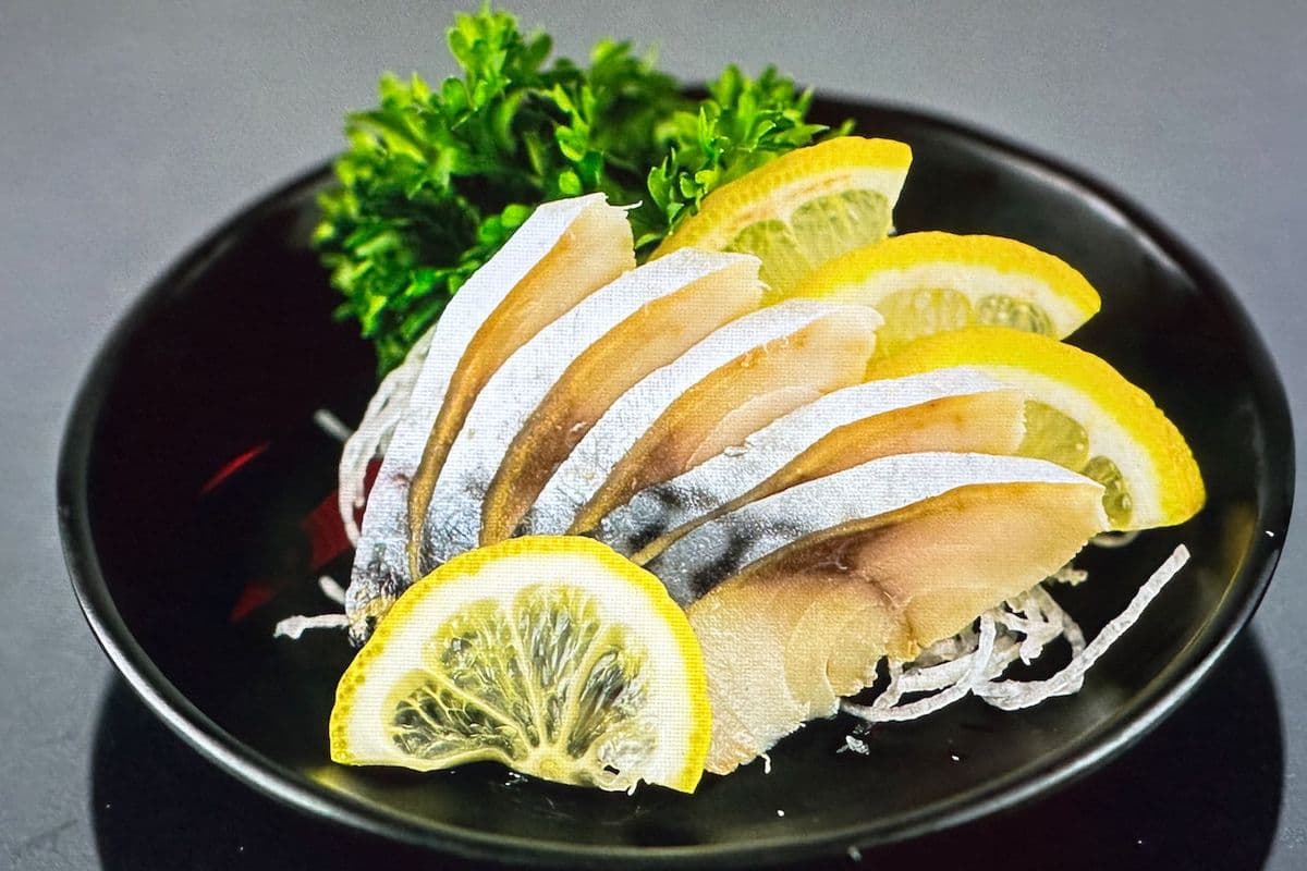 Saba Sashimi (6 pcs)