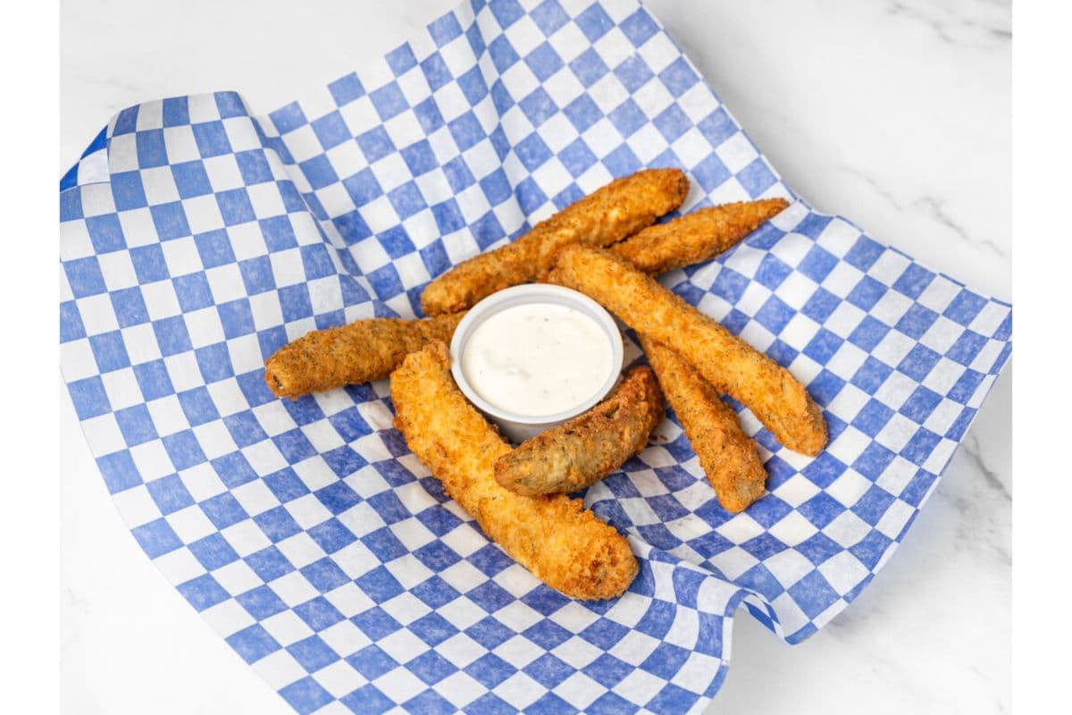 Deep-Fried Pickles with Ranch (6 pcs)
