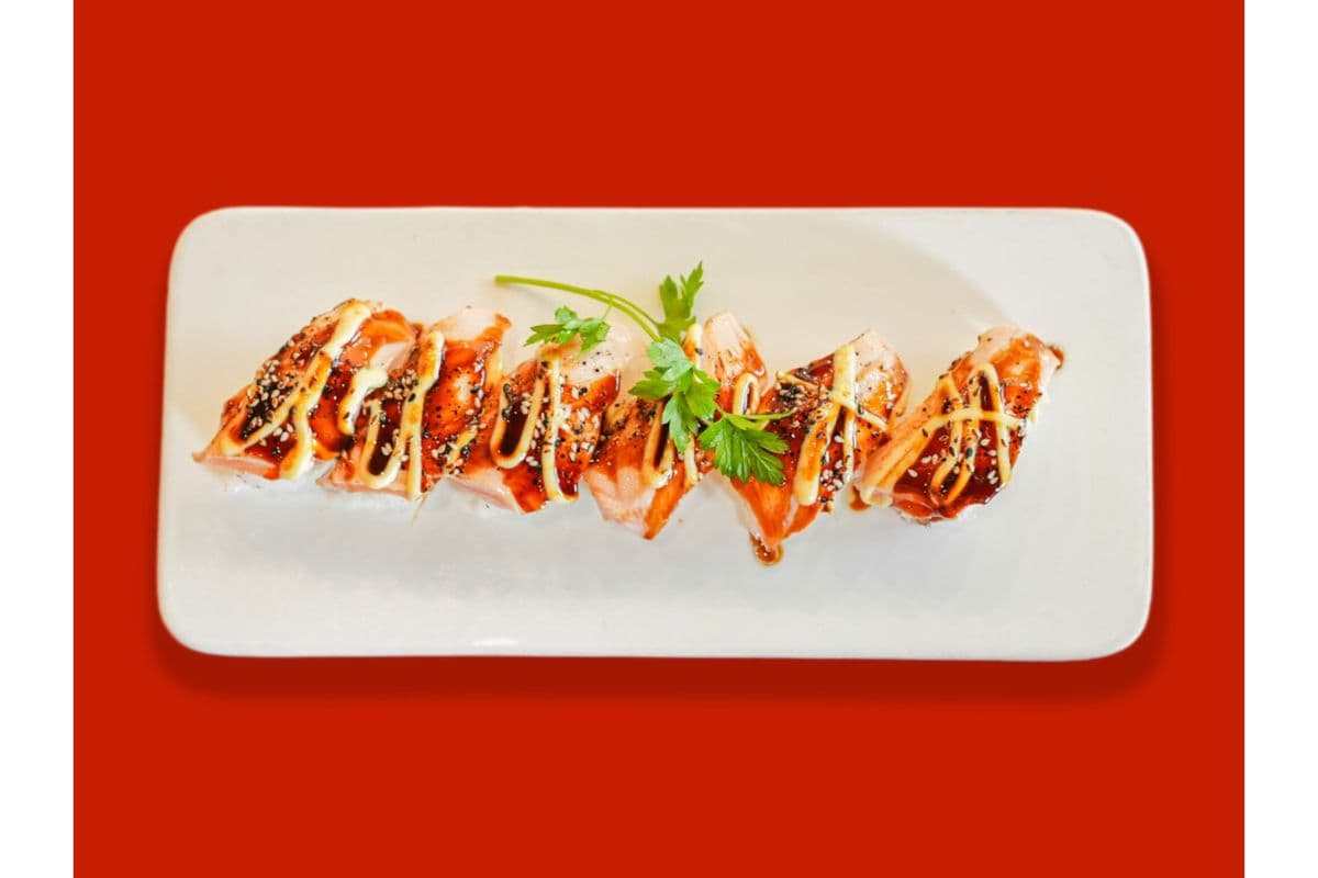 T1 Torched Salmon Sushi