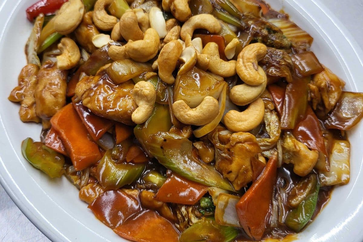 P06. Poulet au noix de cajou et légumes / P06. Cashew Chicken with Vegetables