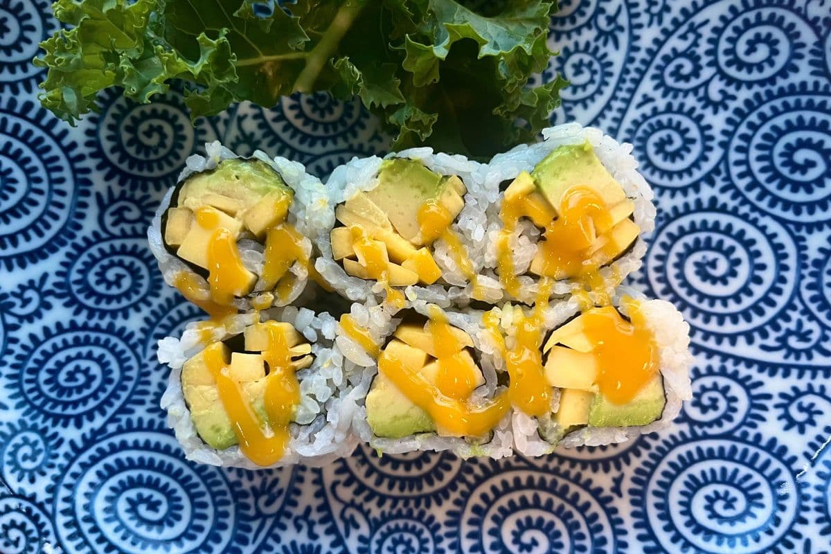96A. Mango and Avocado Roll (6 pcs)