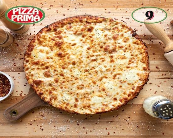 9. Pizza gourmet 10" aux trois fromages / 10" Gourmet Three-Cheese Pizza