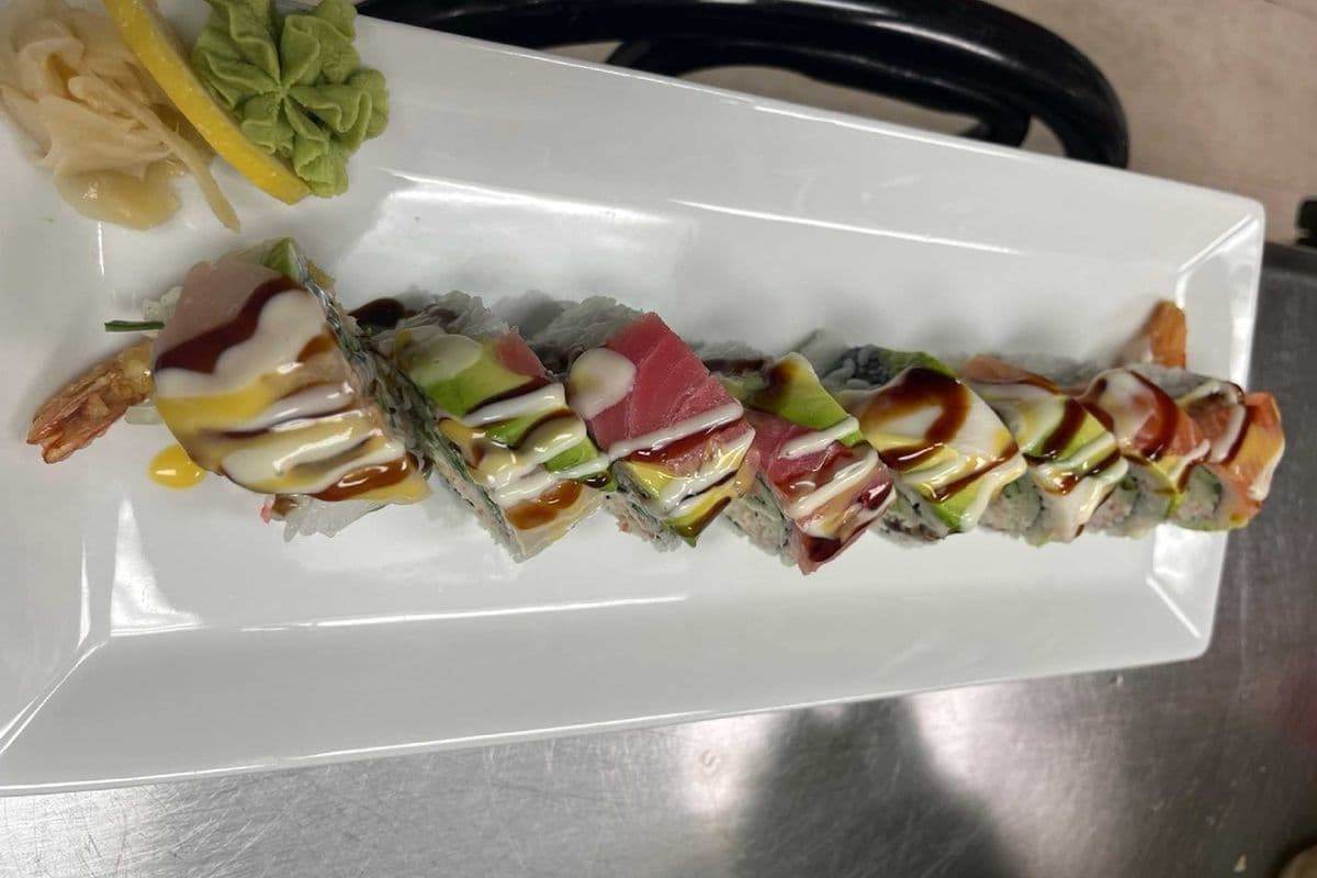 Rainbow Dragon Roll (8 pcs)