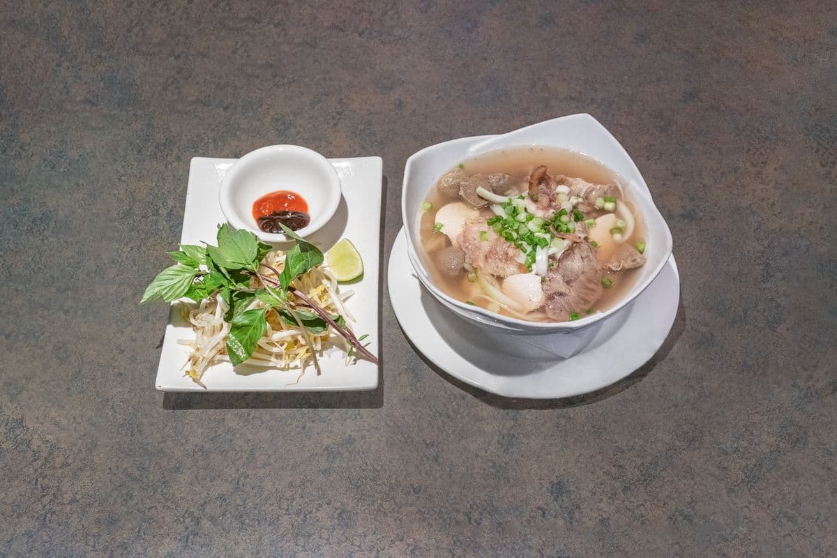 P6. Pho Dac Biet