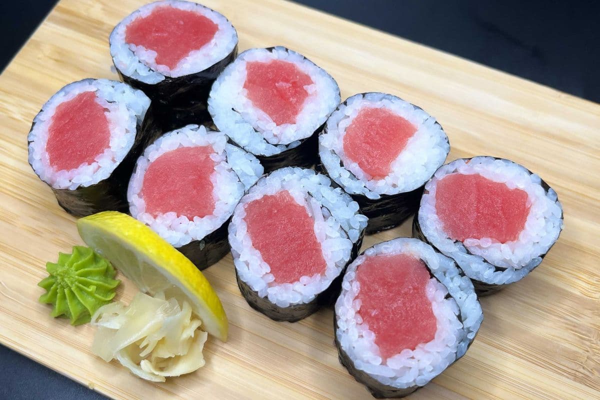 Tuna Roll (8 pcs)