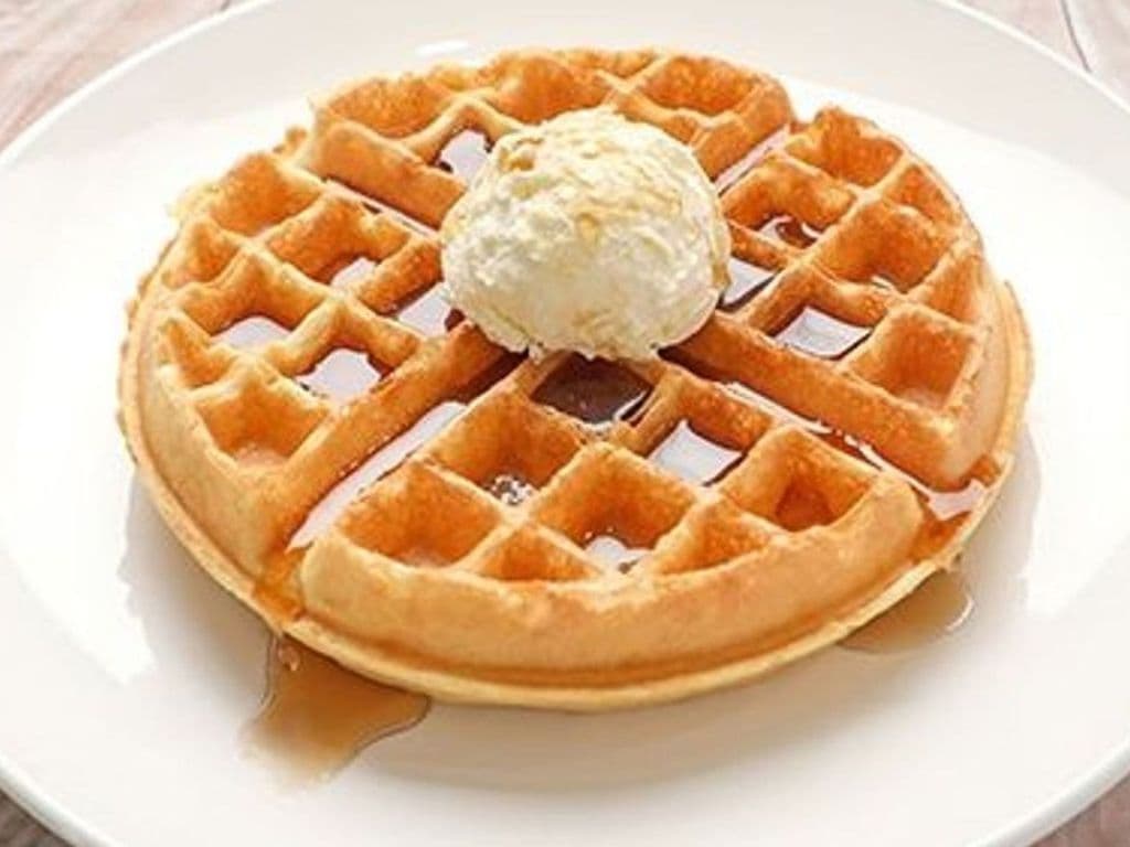 Smitty's Original Waffle With Fruit Topping