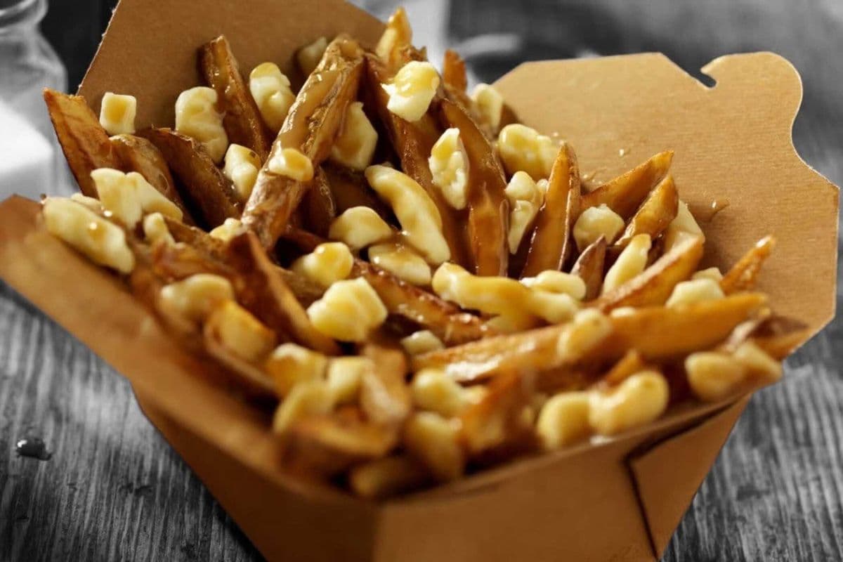 Poutine classique (Grand/Moyen)