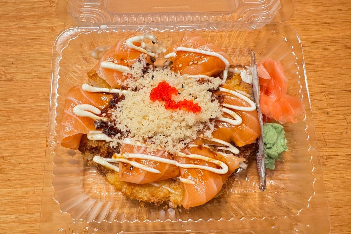 12. Sushi Jet Pizza (6 pcs)