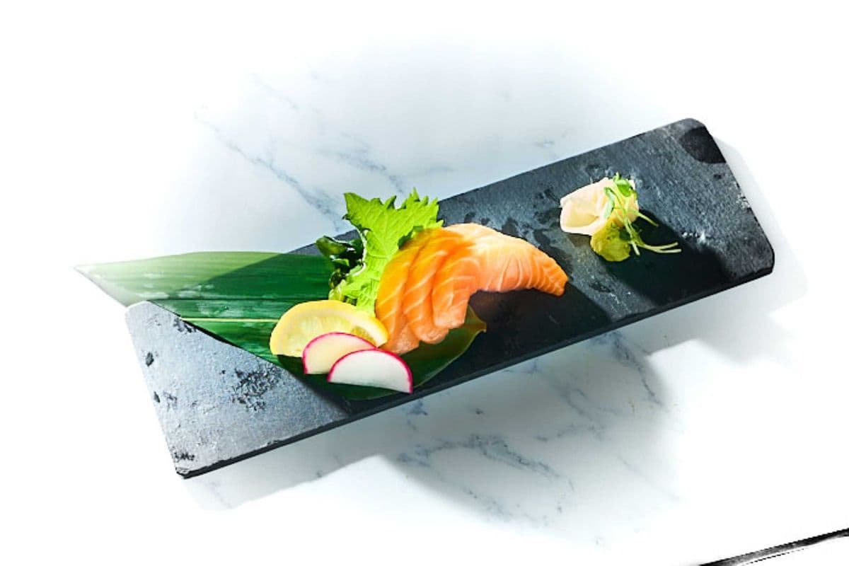 Salmon Sashimi (3pcs)