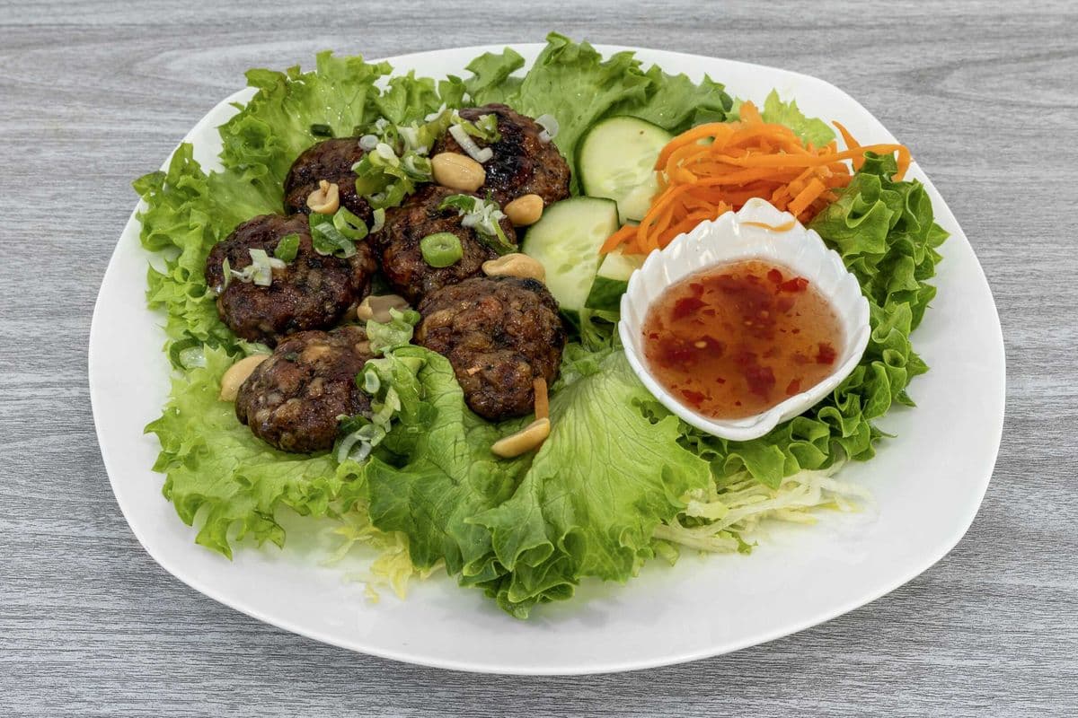 Vietnamese Style Grilled Pork (6 pcs) Salad
