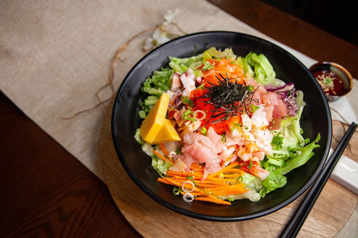 Korean-Style Spicy Deluxe Chirashi Don (회덮밥)